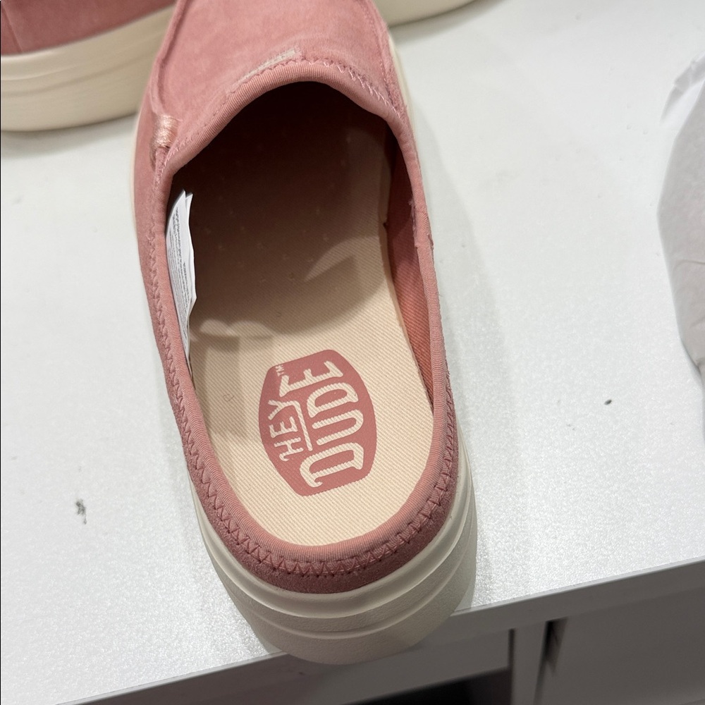 Hey Dude Women's Pink Austin lift shoes! - Picture 4 of 8